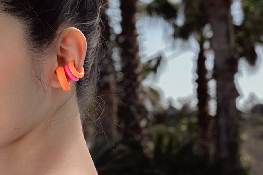 Iconic ear cuff (M) Neon orange + Banana